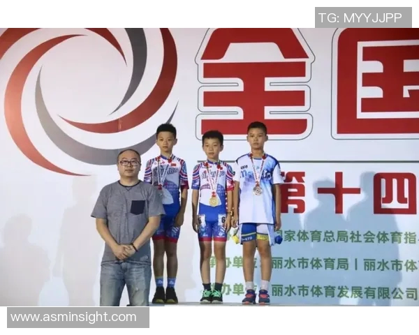 南京滑板队的默契配合与团队精神探索之旅 南京滑板队的默契配合与团队精神探索之旅