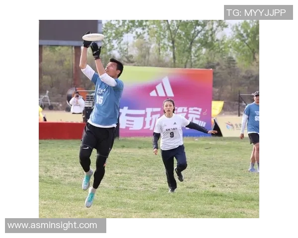 广州飞盘队在极限运动联赛中的团队协作表现分析与点评