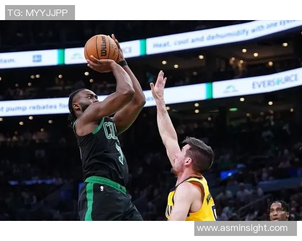 勇士与马刺激战正酣NBA赛场精彩瞬间回顾与分析