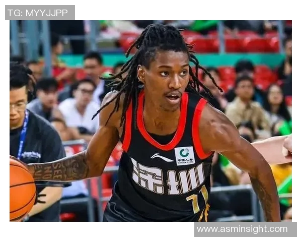 周鹏：从篮球场上的传奇到生活中的榜样，如何塑造自己的多元人生