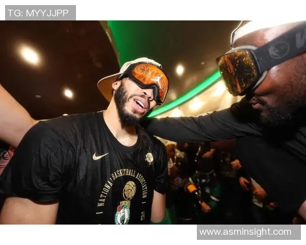 杰森塔图姆如何在NBA赛场上展现个人魅力与团队精神的完美结合