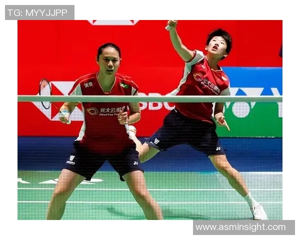 李汶妹郑雨携手出战争夺羽毛球赛场荣耀与胜利