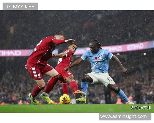 激情对决曼城迎战利物浦巅峰之战海报盛邀球迷共襄盛举