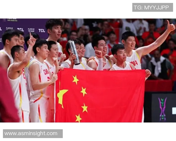 中国男篮迎战澳大利亚队力争胜利展现团队精神与实力