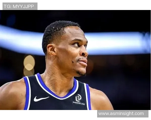 勇士对阵雷霆威少走步争议引发热议球迷热情高涨